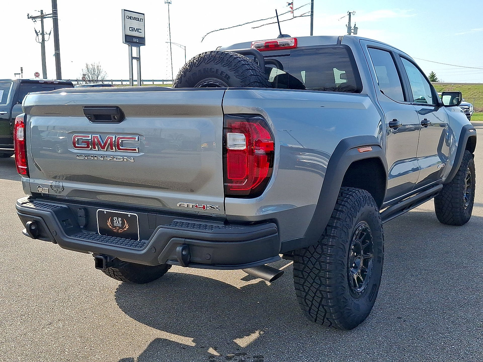 New 2025 GMC Canyon AT4 w/ AT4X AEV Edition AWD/4WD image 12