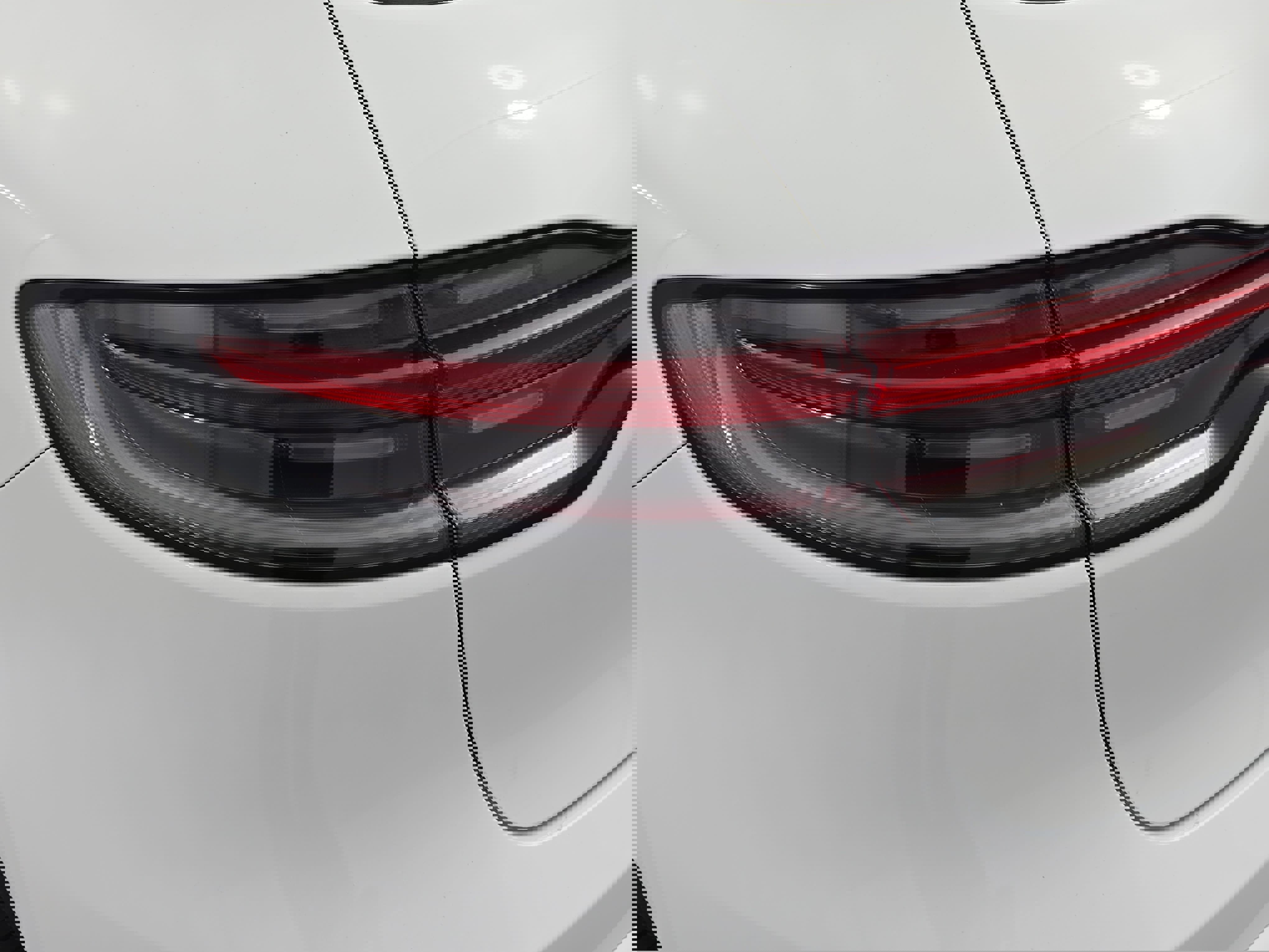 Used 2023 Porsche Macan Turbo image 34