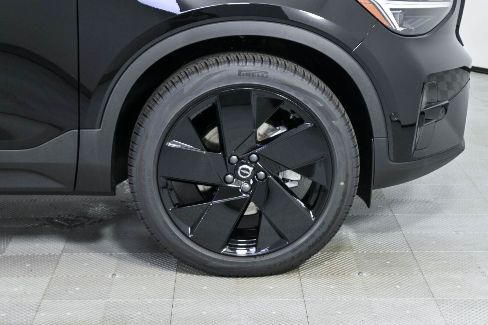 New 2026 Volvo XC40 B5 Ultra w/ Protection Package Premier AWD/4WD image 38