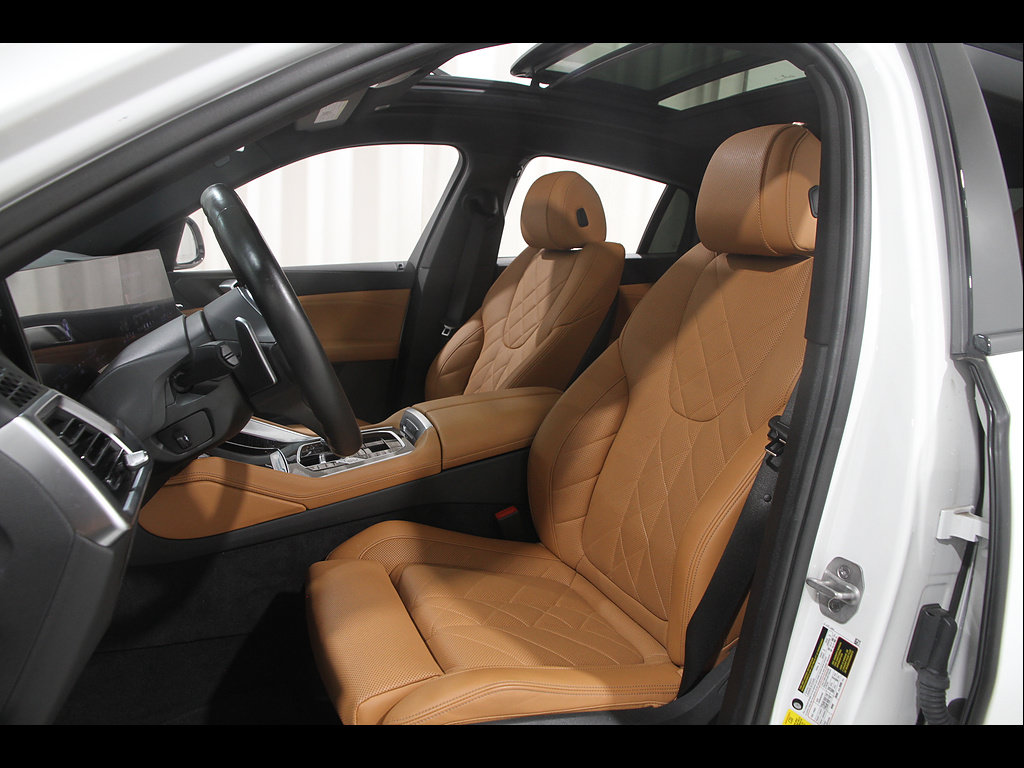 Used 2024 BMW X6 xDrive40i w/ Premium Package AWD/4WD image 5