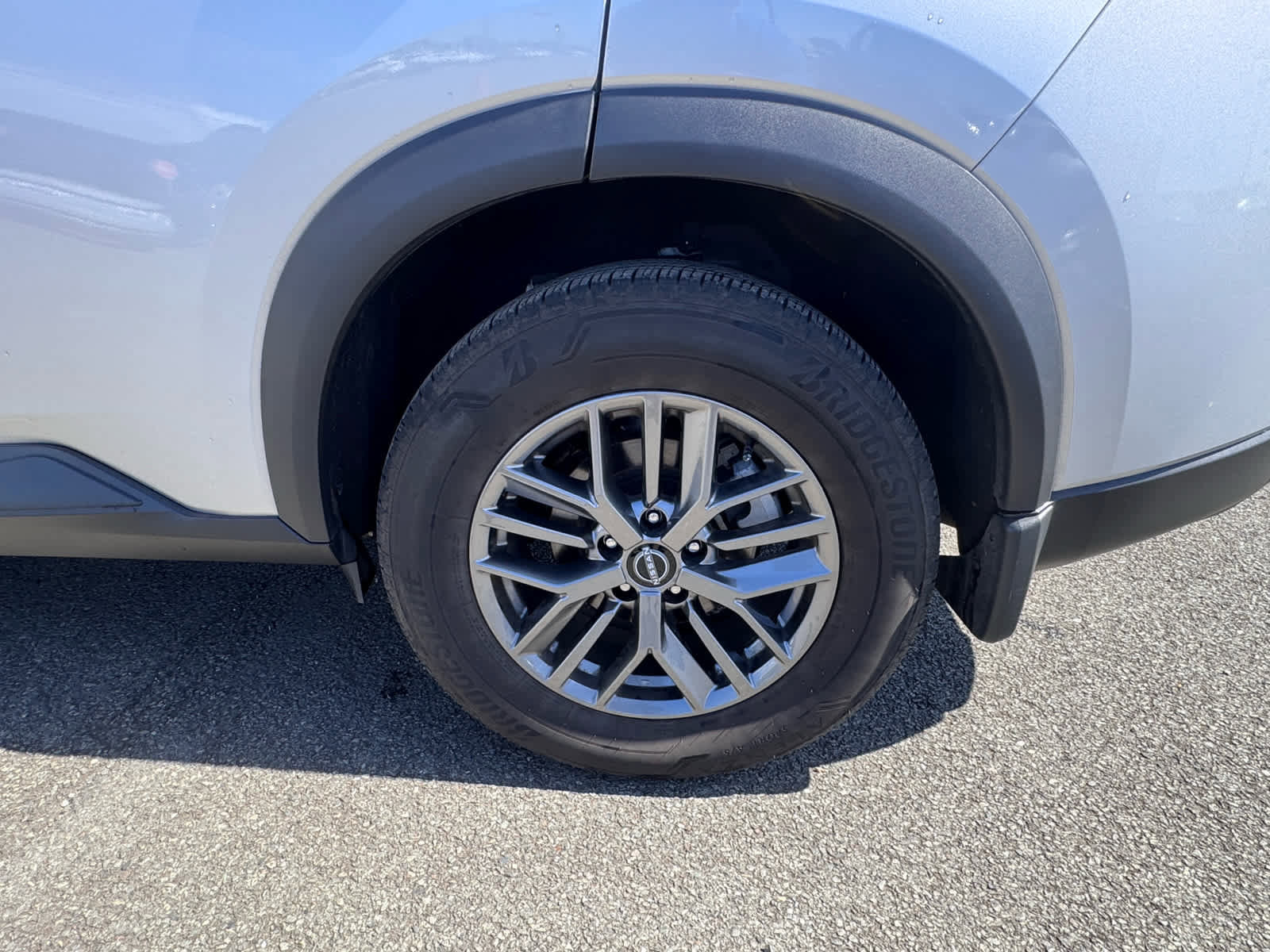 Used 2025 Nissan Rogue S image 5