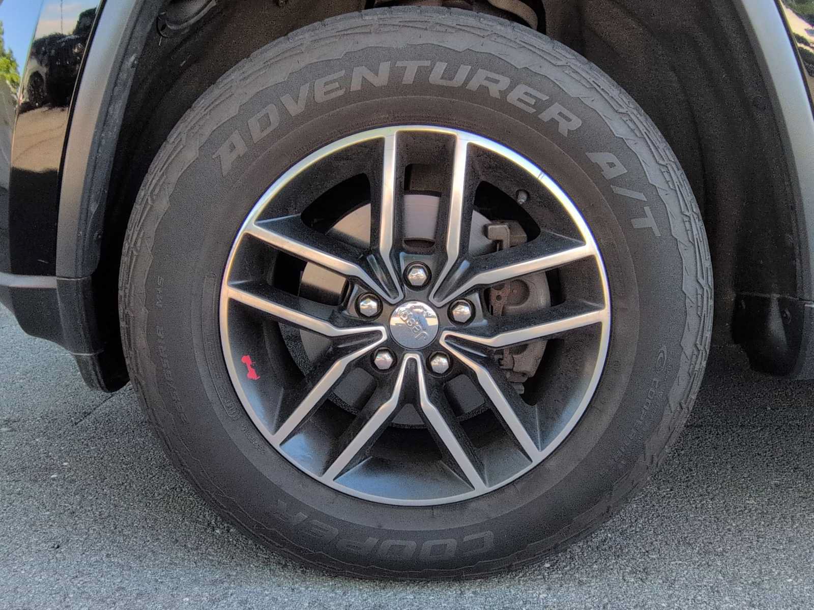 Used 2017 Jeep Grand Cherokee Trailhawk AWD/4WD image 14