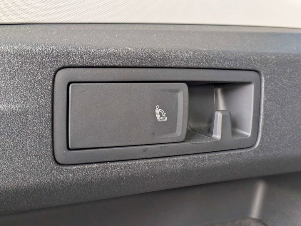 Certified 2025 Volkswagen Tiguan S w/ 18" Wheel Package image 14