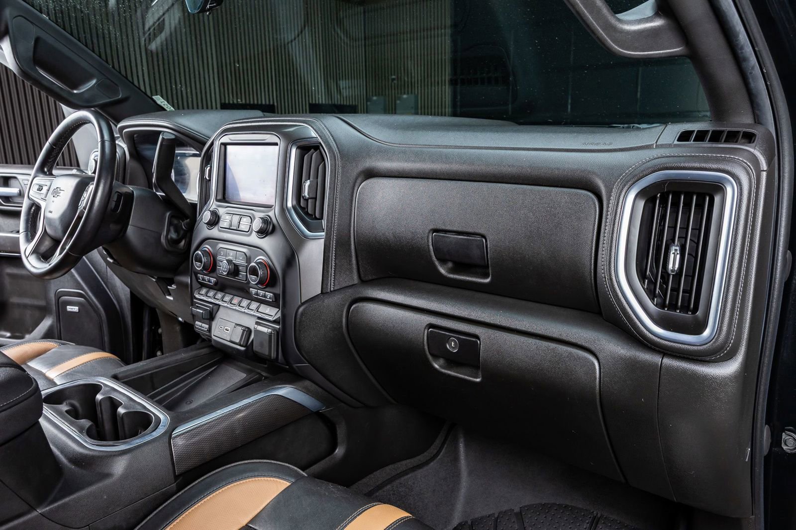 Used 2021 Chevrolet Silverado 2500 LTZ w/ Carhartt Edition AWD/4WD image 15
