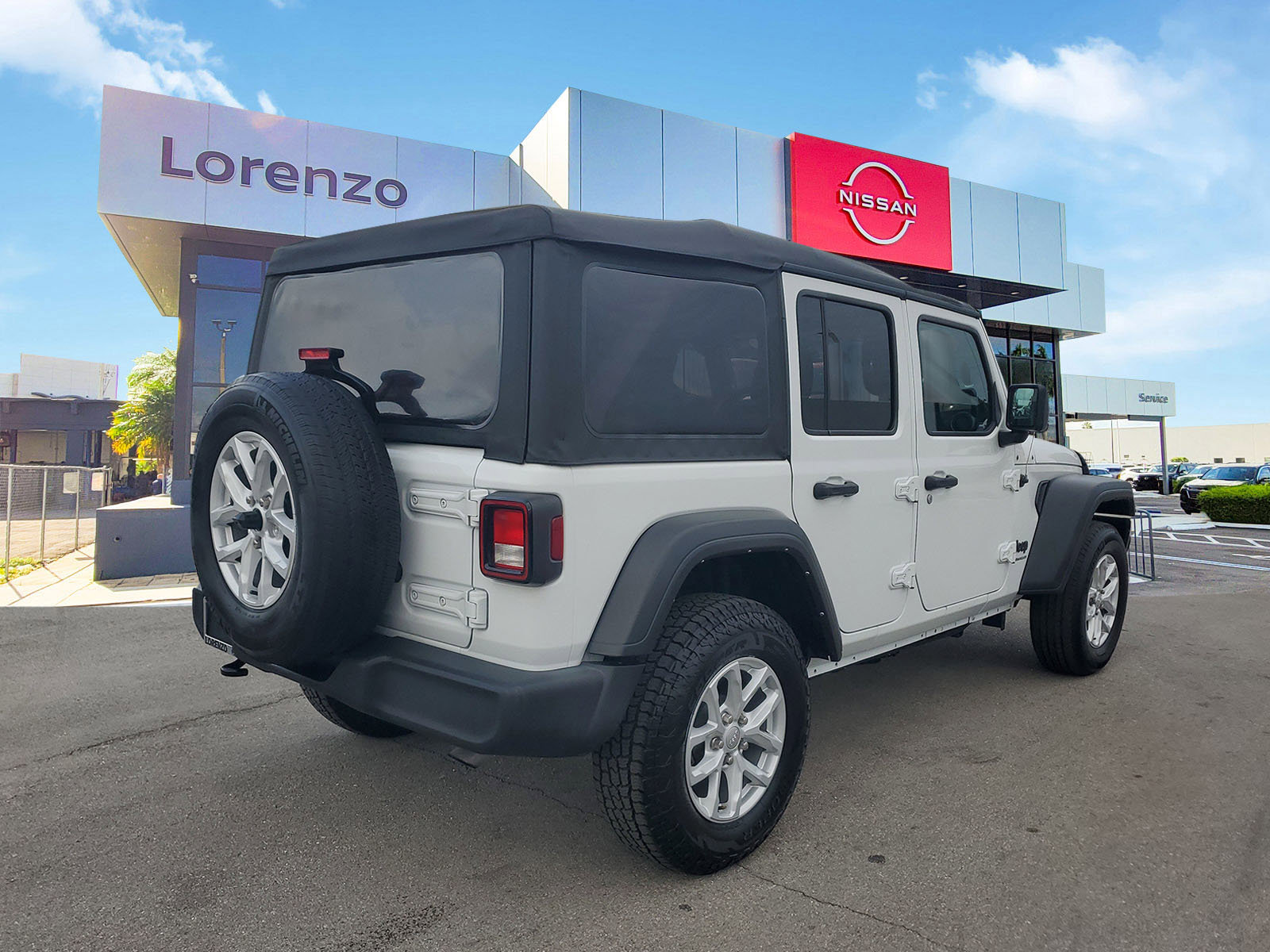 Used 2023 Jeep Wrangler Sport image 5