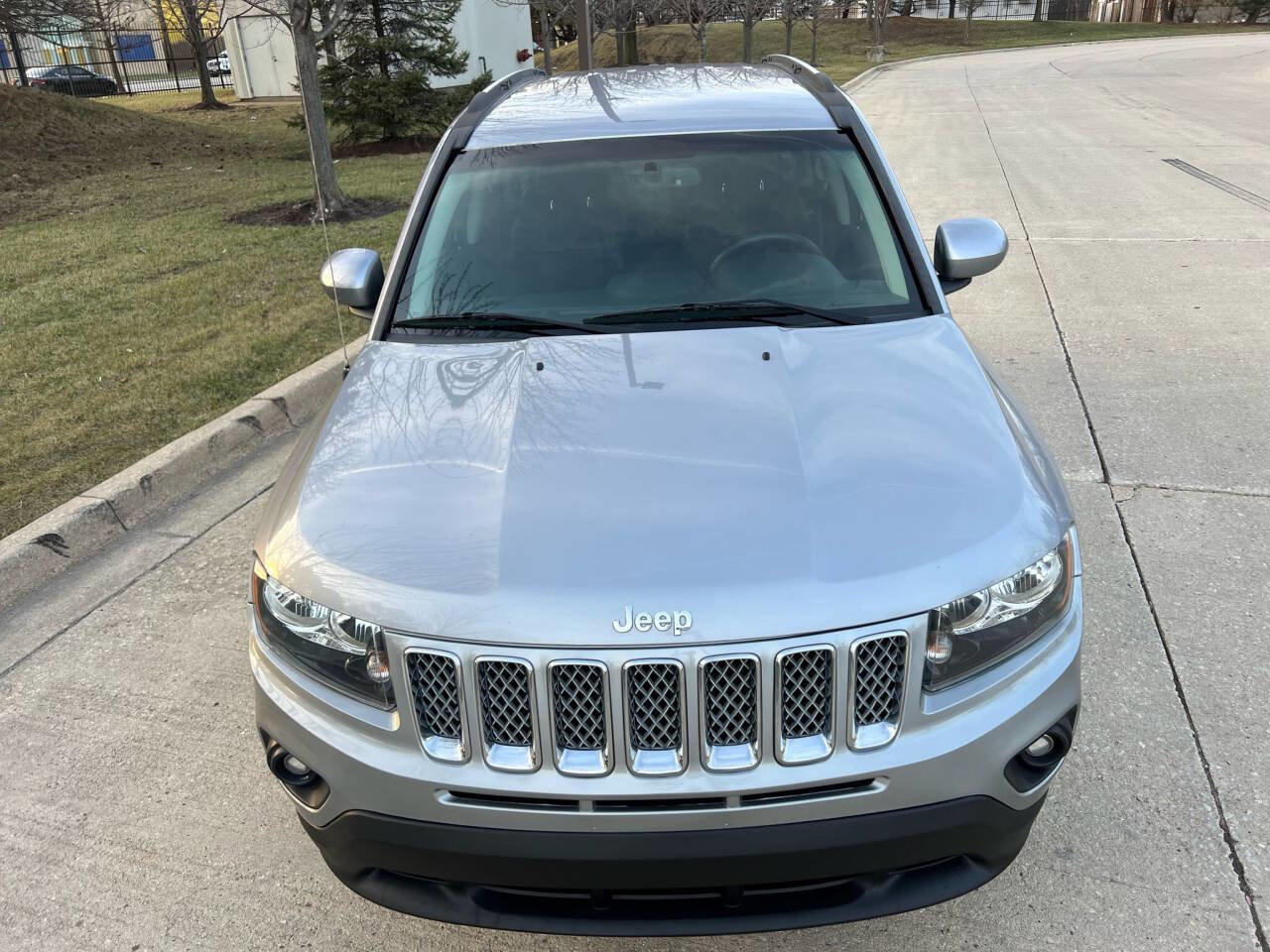 Used 2017 Jeep Compass Latitude image 39