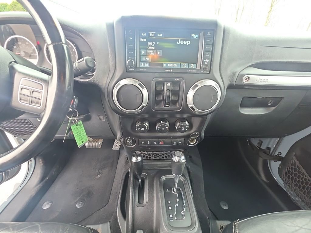 Used 2015 Jeep Wrangler Unlimited Sahara w/ Dual Top Group image 26