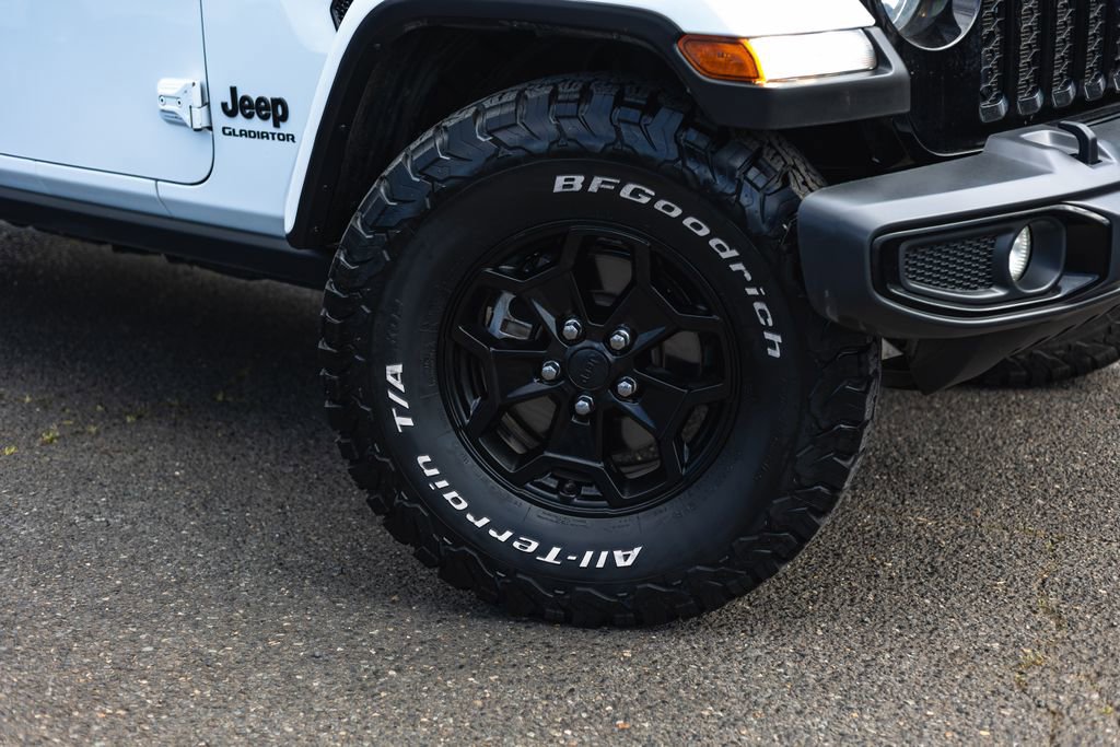 Used 2021 Jeep Gladiator Willys image 4