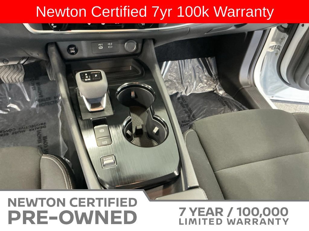 Used 2025 Nissan Rogue S FWD image 9