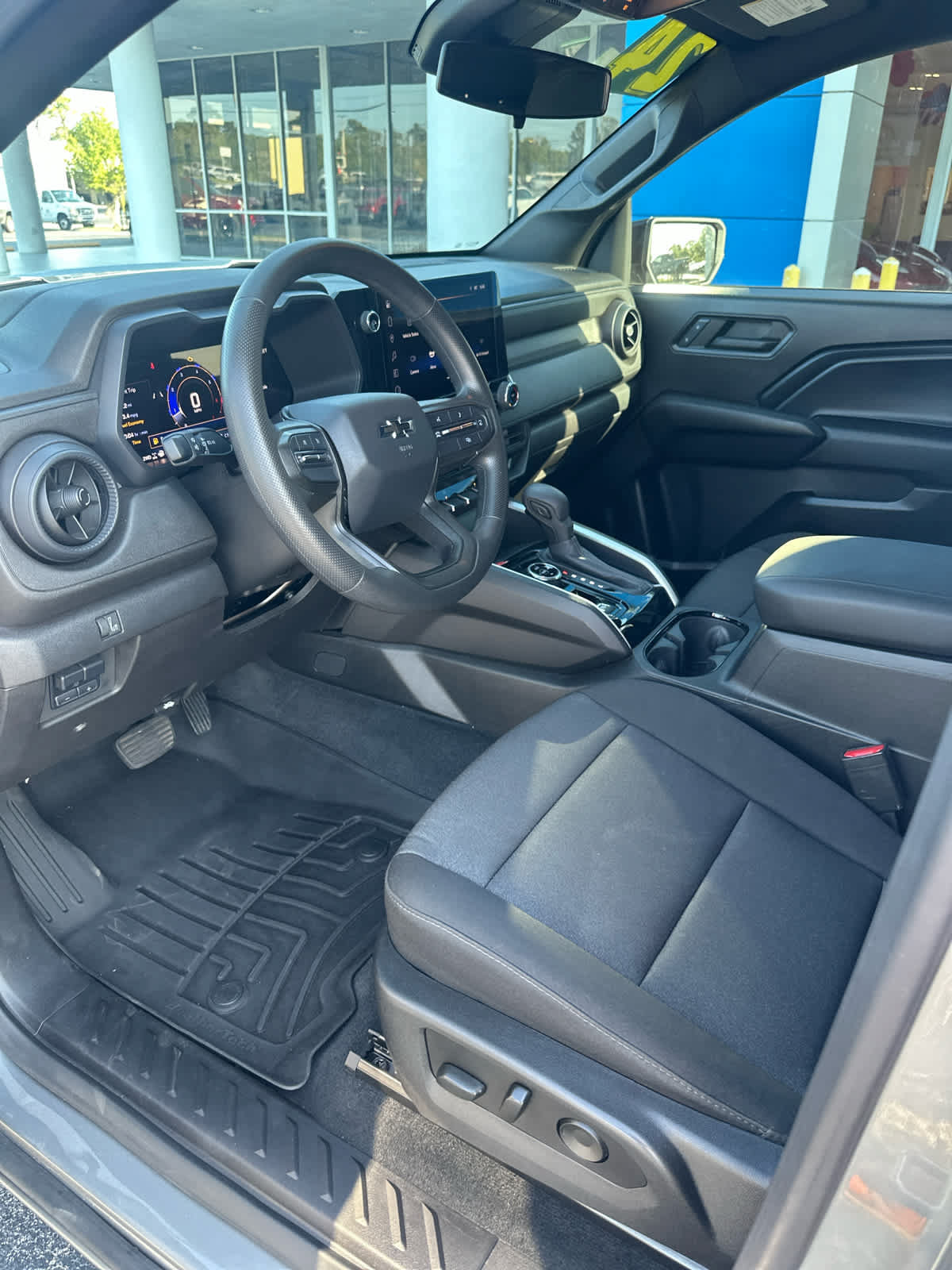 Used 2024 Chevrolet Colorado Trail Boss w/ Technology Package AWD/4WD image 12