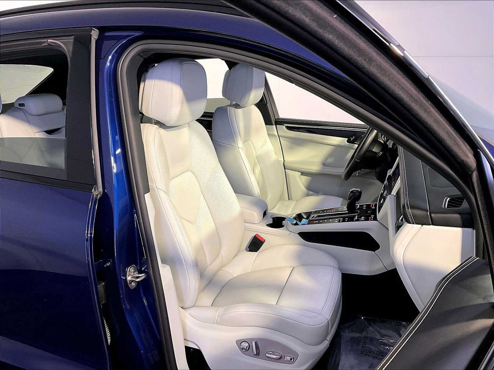 Certified 2023 Porsche Macan S AWD/4WD image 18