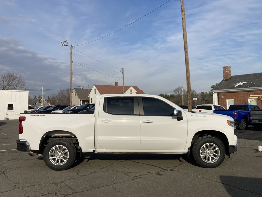Used 2024 Chevrolet Silverado 1500 LT image 8