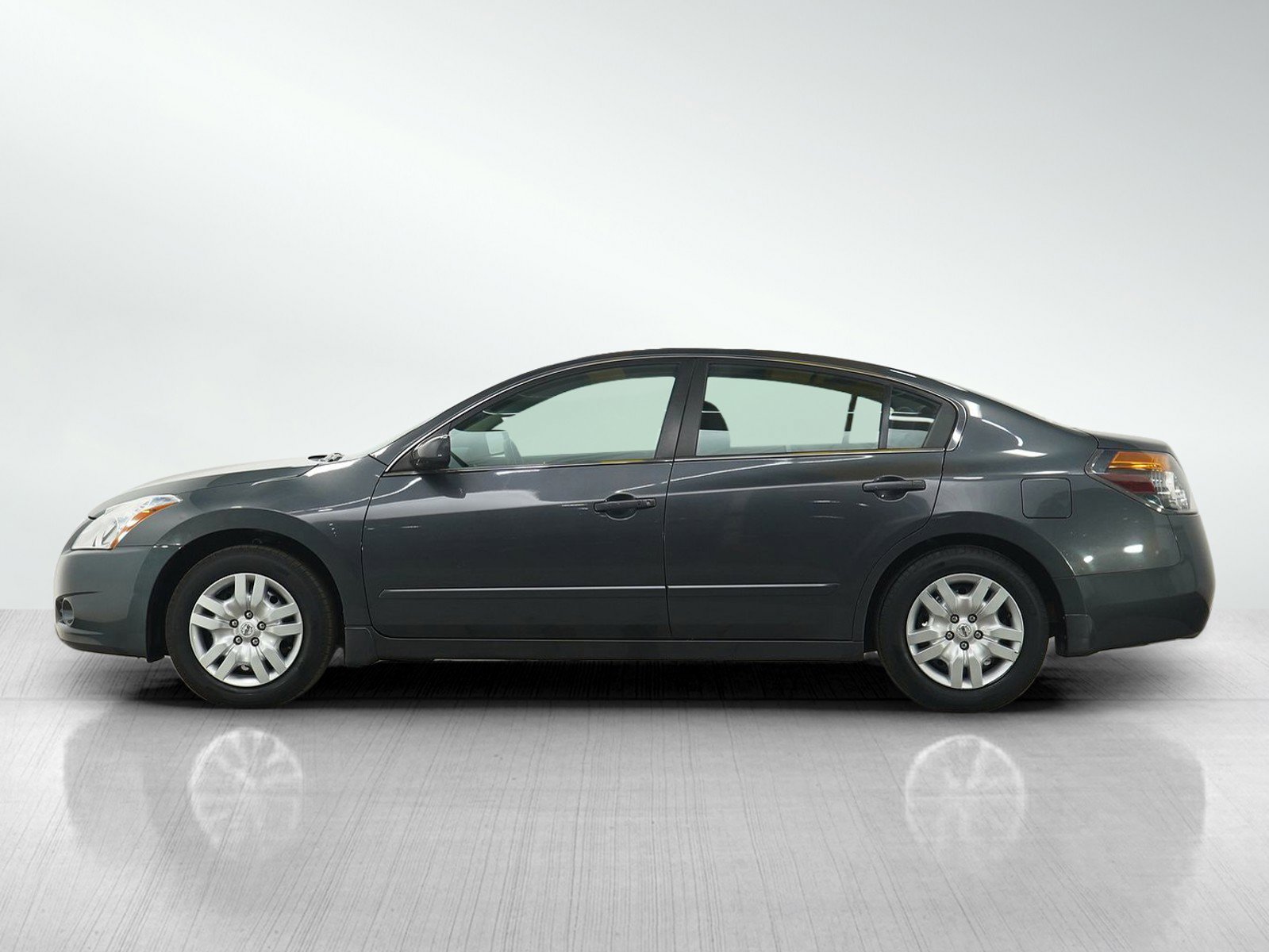 Used 2011 Nissan Altima 2.5 S image 2