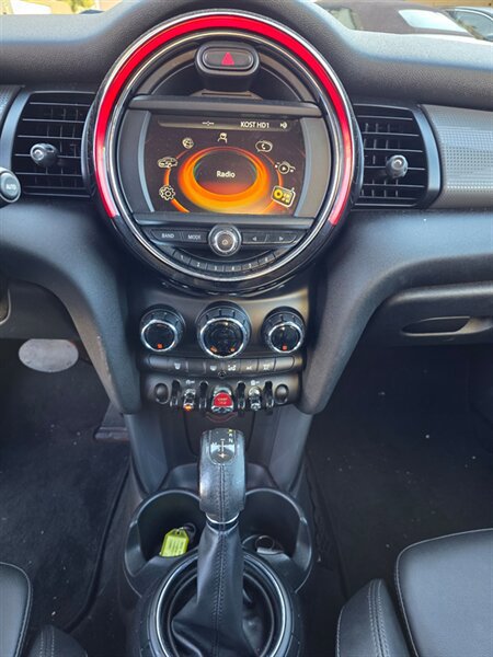 Used 2016 MINI Cooper 4-Door Hardtop FWD image 15