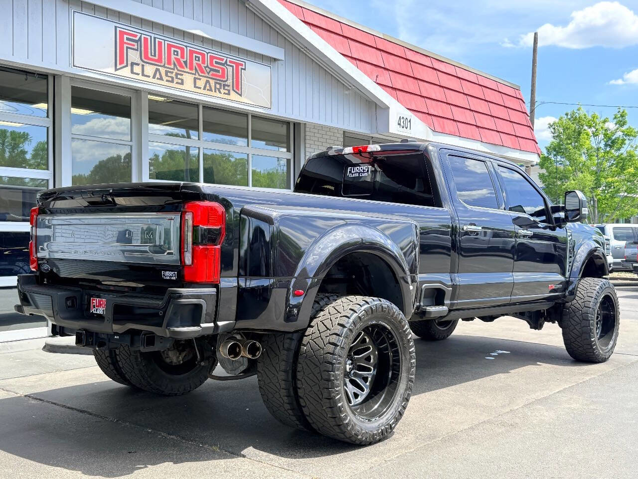 Used 2023 Ford F450 Platinum w/ FX4 Off-Road Package AWD/4WD image 3