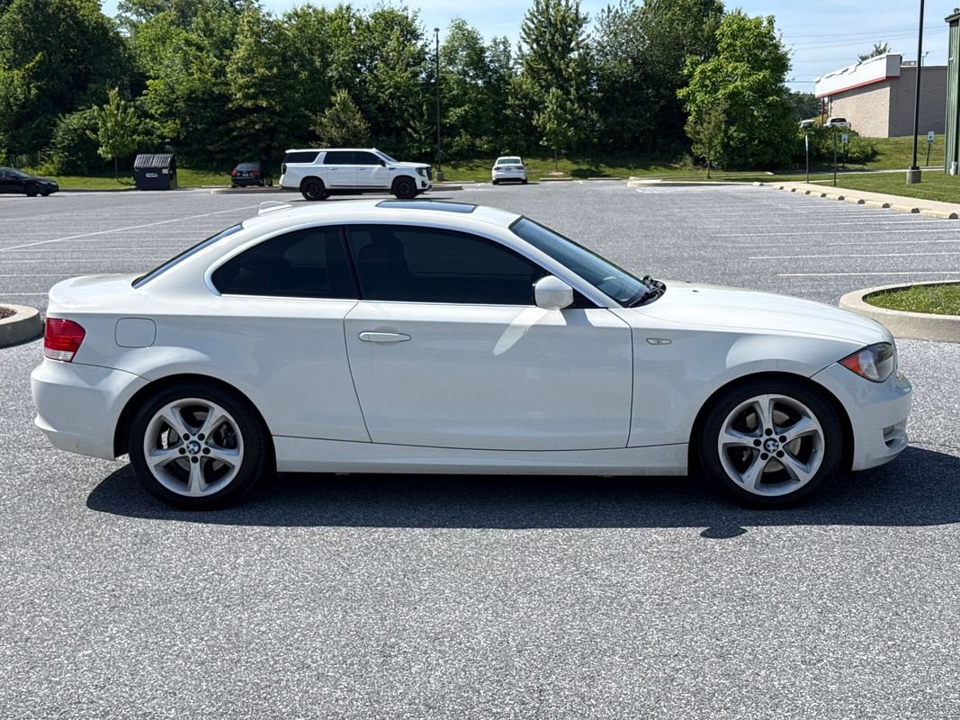 Used 2011 BMW 128i Coupe RWD image 8