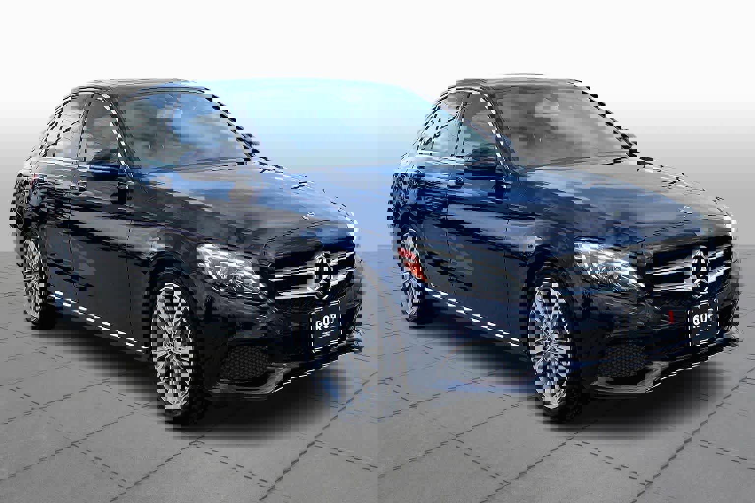 Used 2018 Mercedes-Benz C 300 Sedan image 3