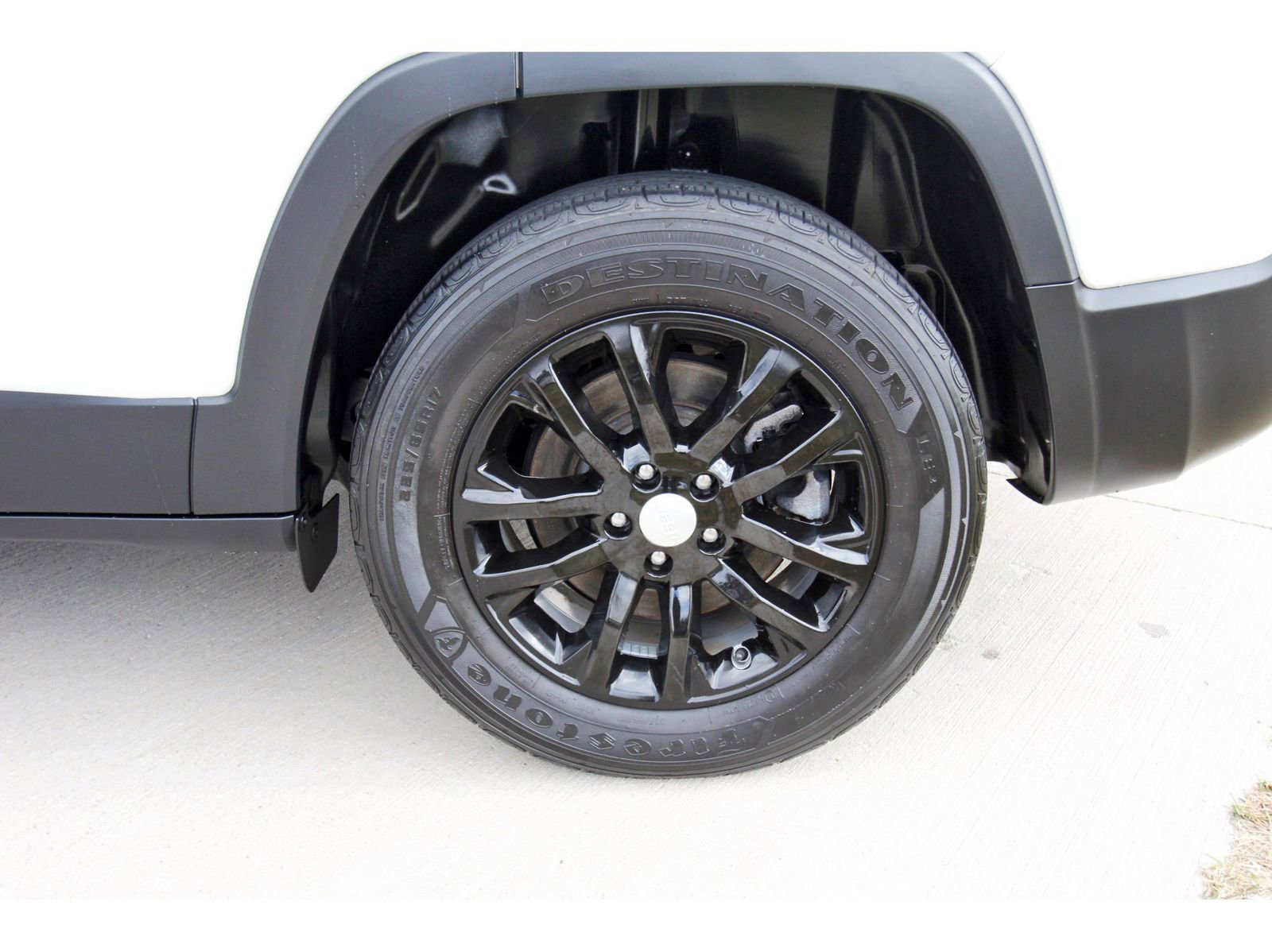 Used 2022 Jeep Cherokee Latitude Lux w/ Sun & Sound Group image 32