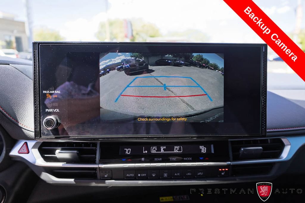 Used 2025 Toyota Sienna XSE FWD image 5