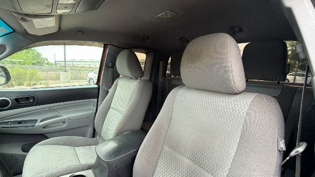 Used 2013 Toyota Tacoma PreRunner w/ SR5 Pkg image 21