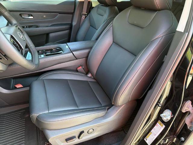 Certified 2025 Nissan Murano SV AWD/4WD image 18