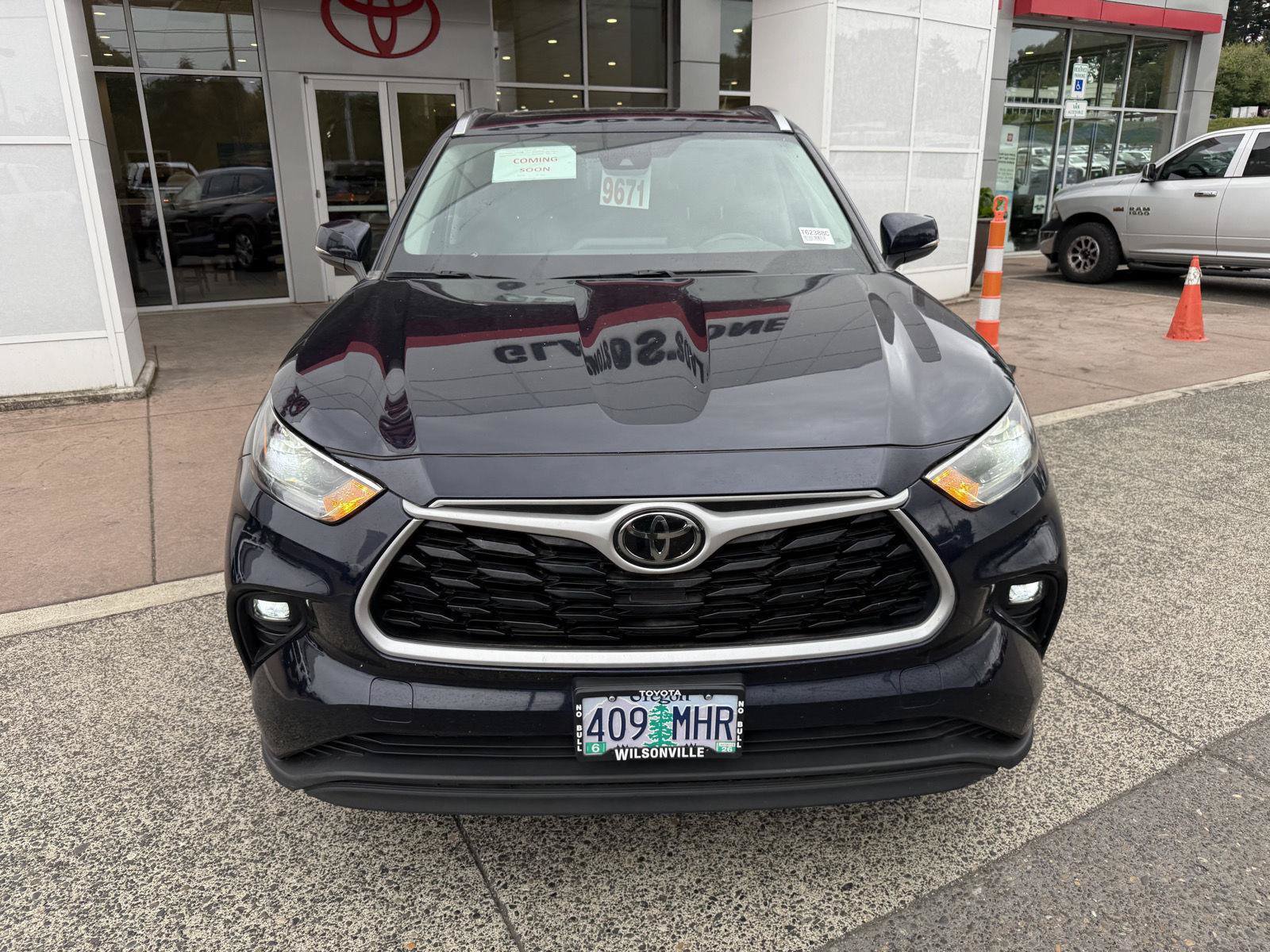 Certified 2021 Toyota Highlander XLE AWD/4WD image 11