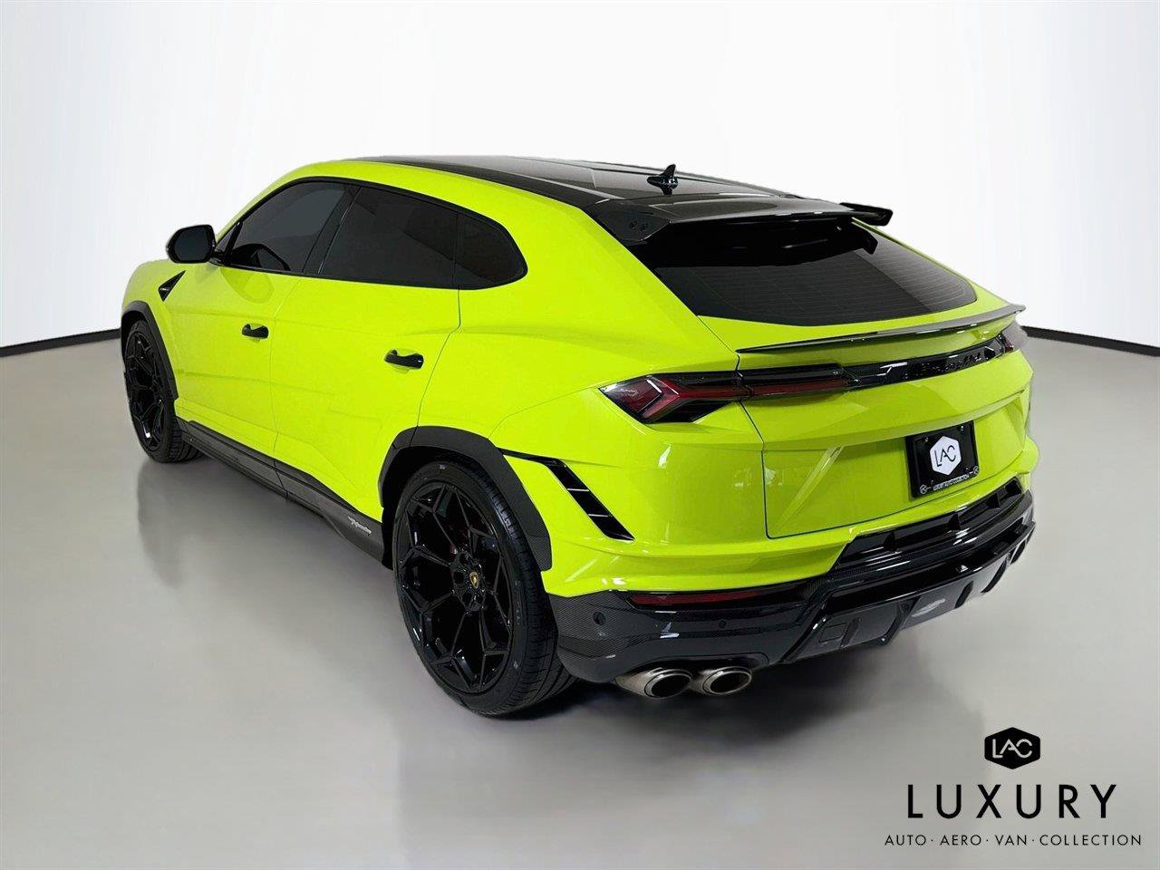 Used 2024 Lamborghini Urus Performante AWD/4WD image 7