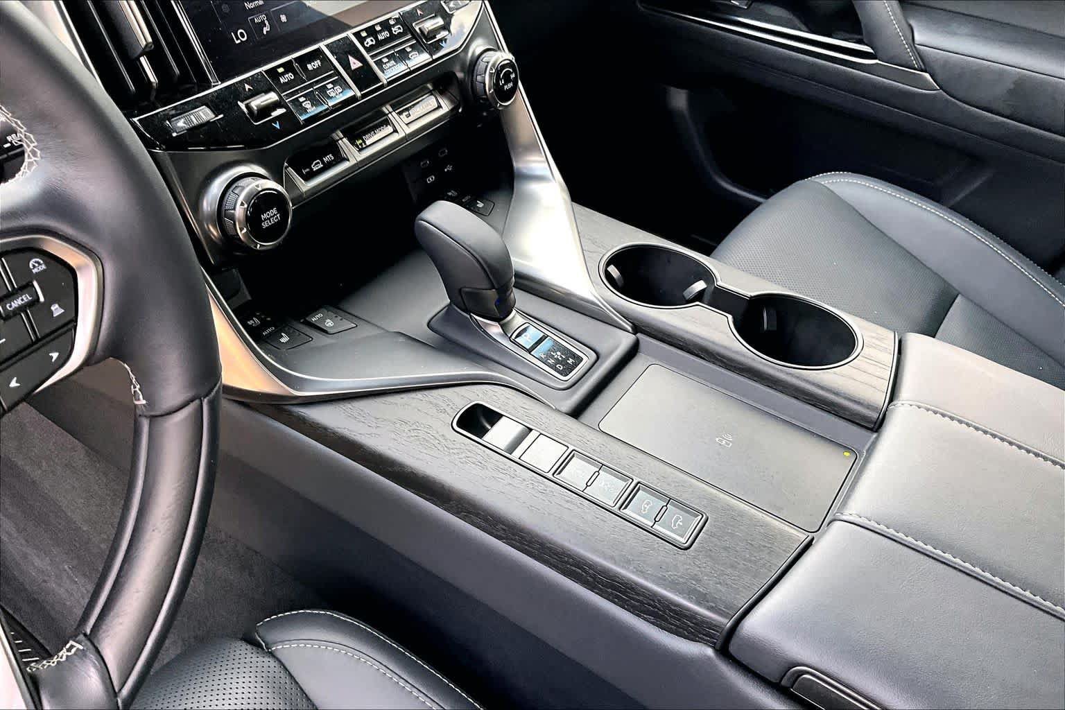 Certified 2025 Lexus LX 700h Luxury w/ Appearance Package AWD/4WD image 17