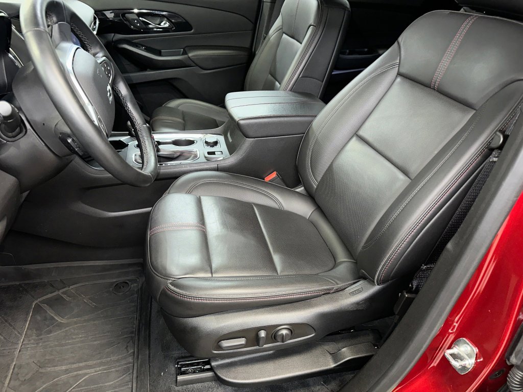 Certified 2023 Chevrolet Traverse RS w/ LPO, Floor Liner Package image 2