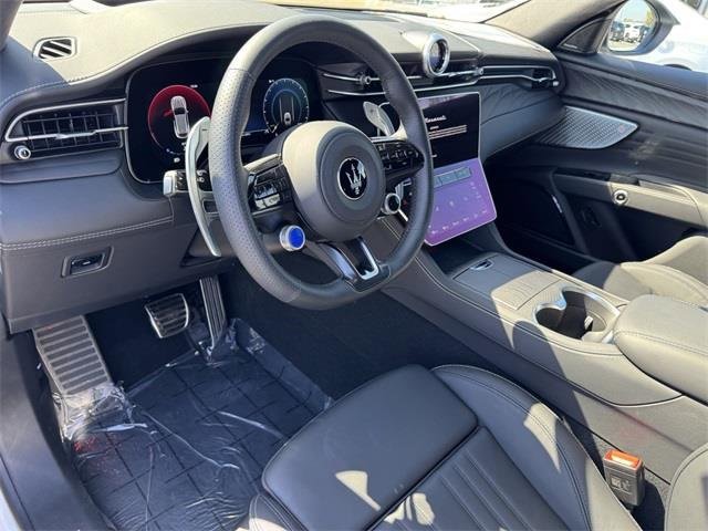 Used 2025 Maserati Grecale Modena image 11