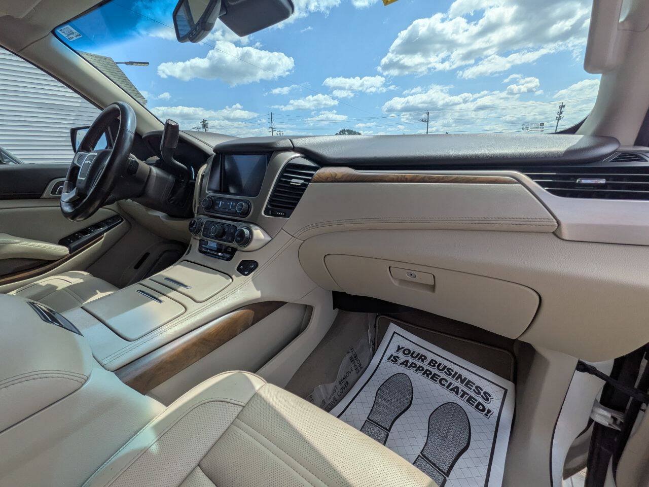 Used 2019 GMC Yukon XL Denali w/ Denali Ultimate Package AWD/4WD image 19