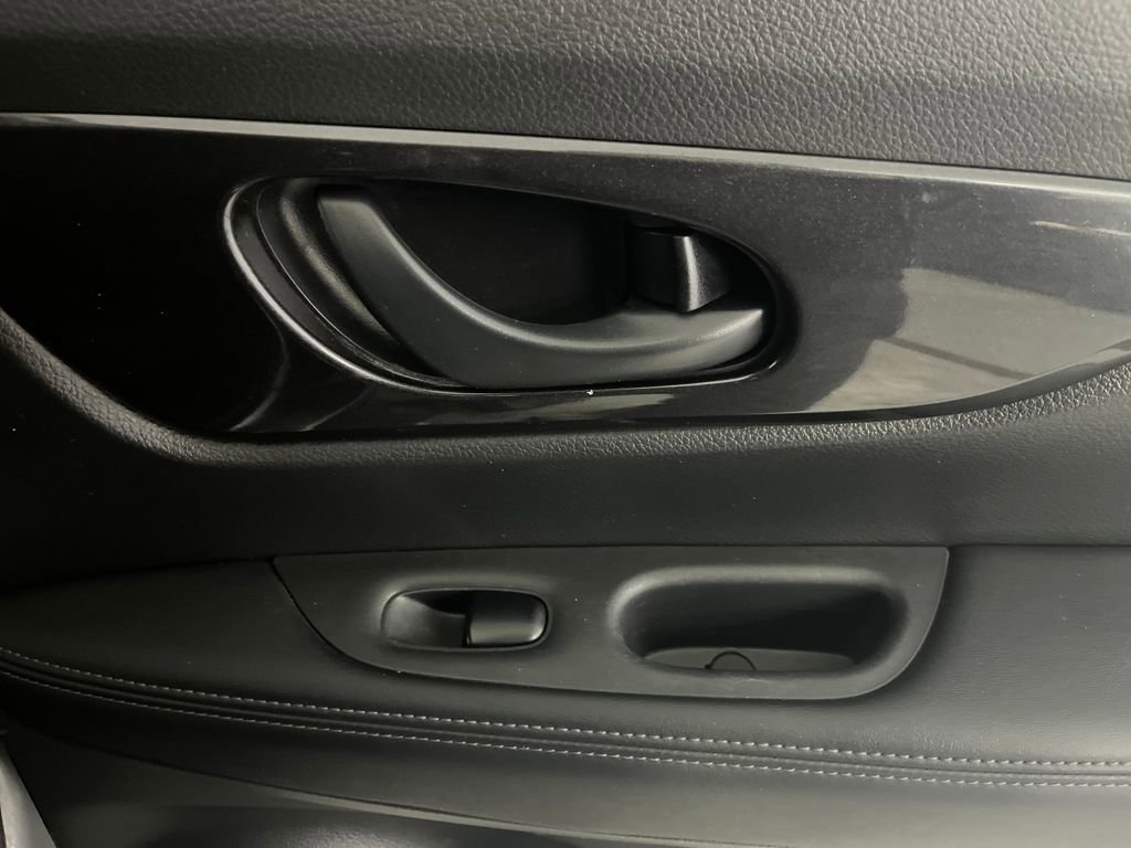 Used 2019 Nissan Rogue S image 55