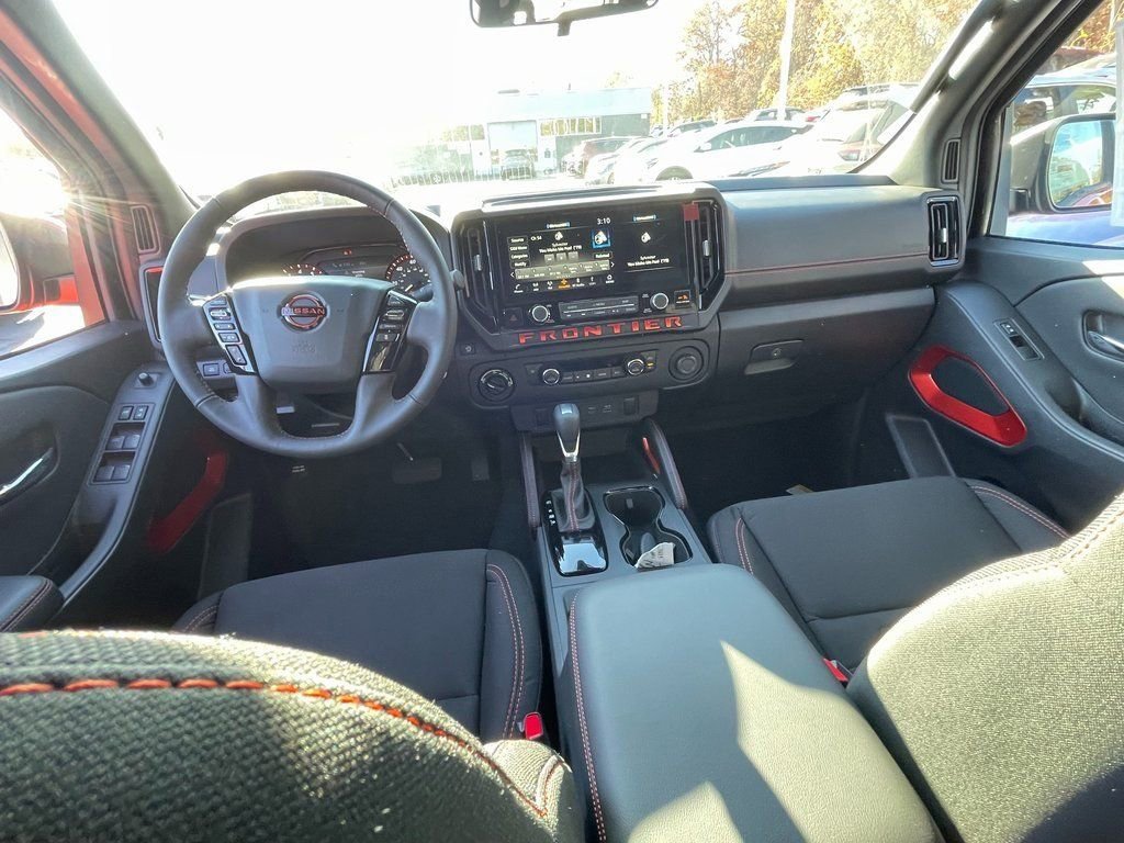 Certified 2025 Nissan Frontier PRO-4X image 12