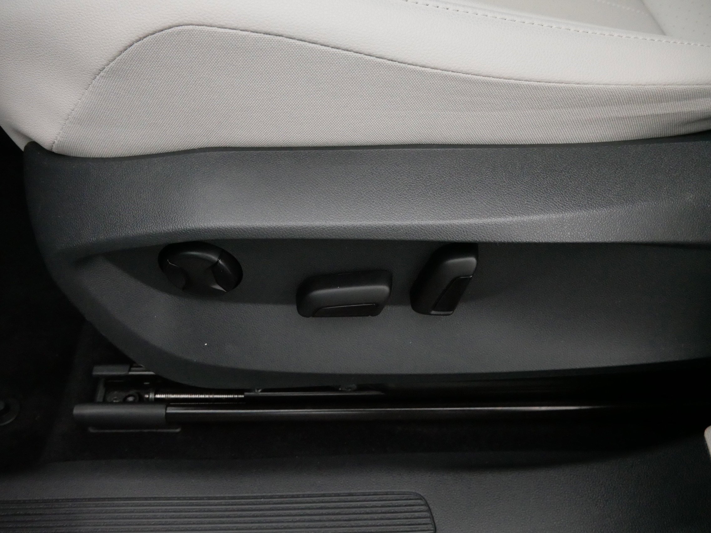 Certified 2022 Volkswagen Tiguan SE image 20