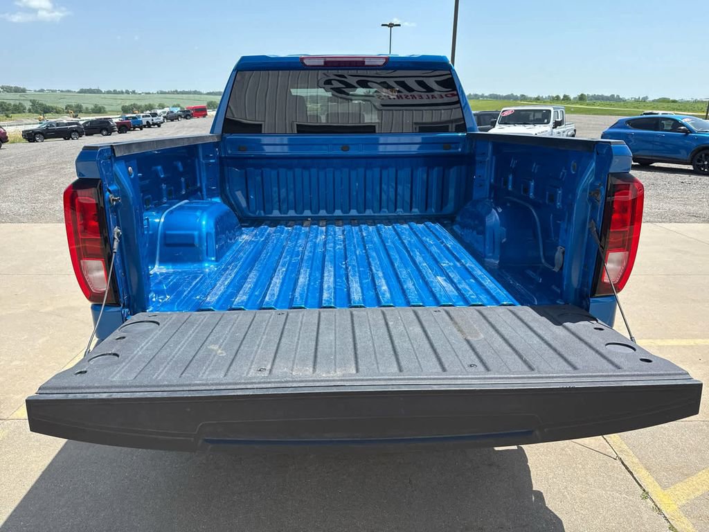 Used 2024 GMC Sierra 1500 Elevation image 12