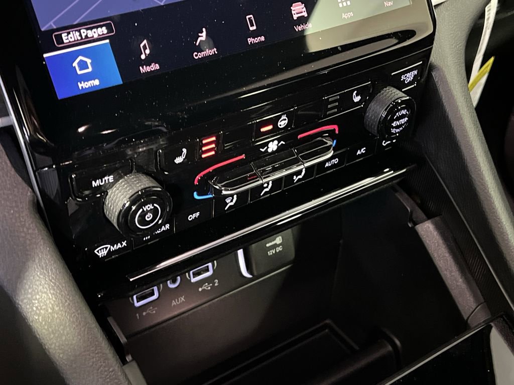 New 2025 Jeep Grand Cherokee Limited w/ Black Appearance Package image 25