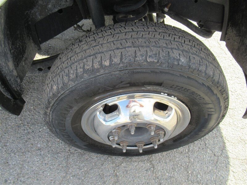 Used 2022 RAM 3500 Tradesman w/ Chrome Appearance Group RWD image 28