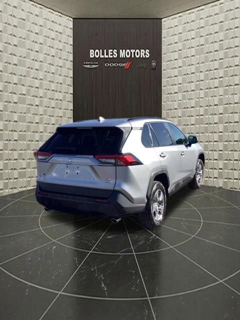 Used 2025 Toyota RAV4 XLE AWD/4WD image 5