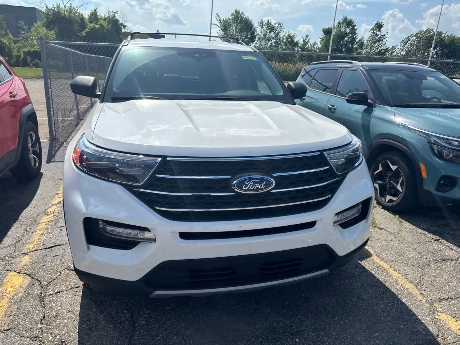Used 2023 Ford Explorer XLT w/ Equipment Group 202A AWD/4WD image 28