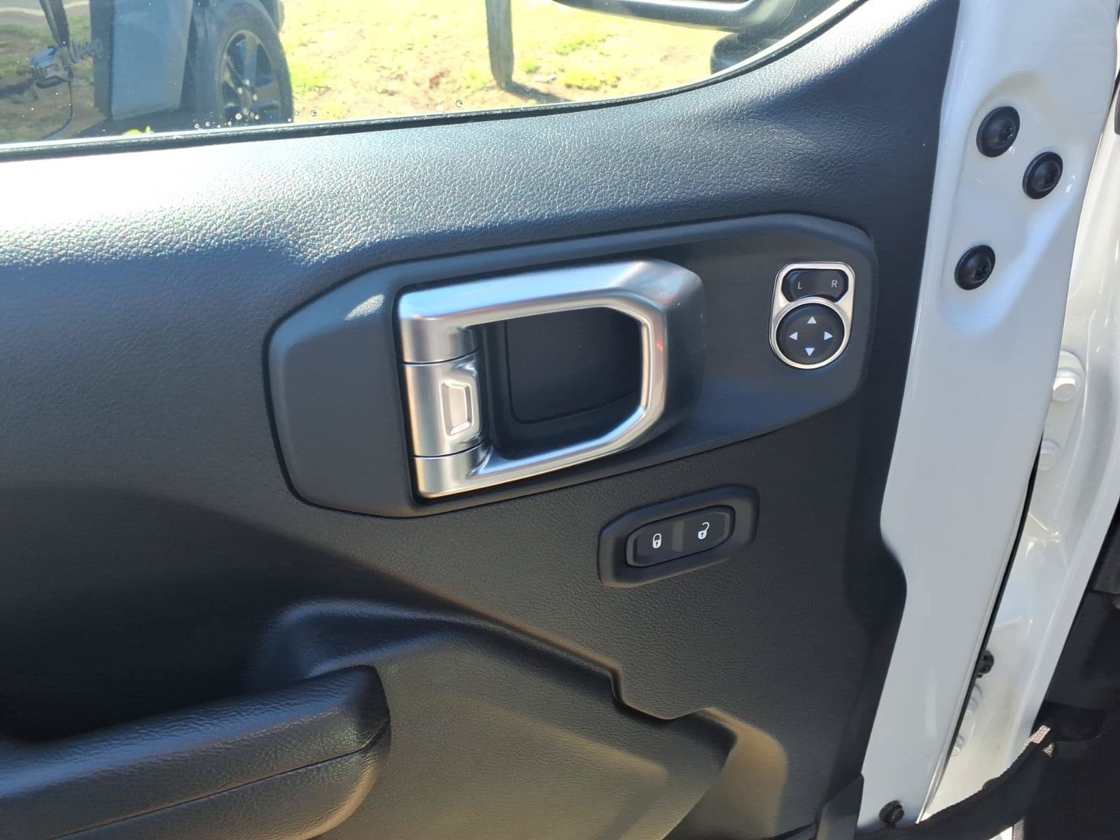 Used 2025 Jeep Wrangler Unlimited Sport AWD/4WD image 15