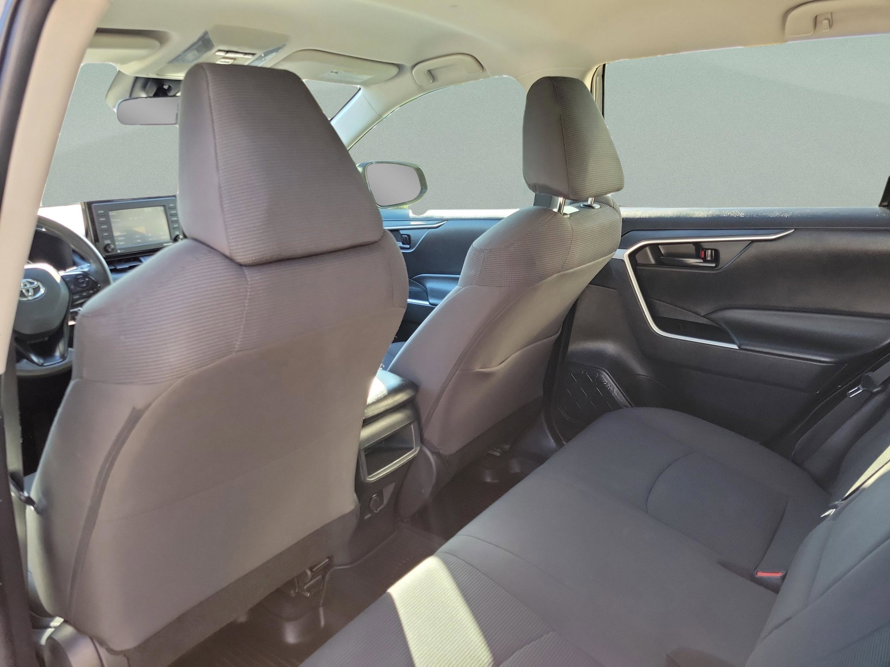 Used 2021 Toyota RAV4 LE AWD/4WD image 13