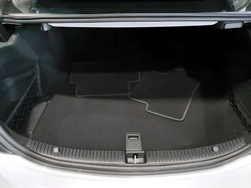 Used 2018 Mercedes-Benz C 300 4MATIC Sedan w/ Premium Package image 4