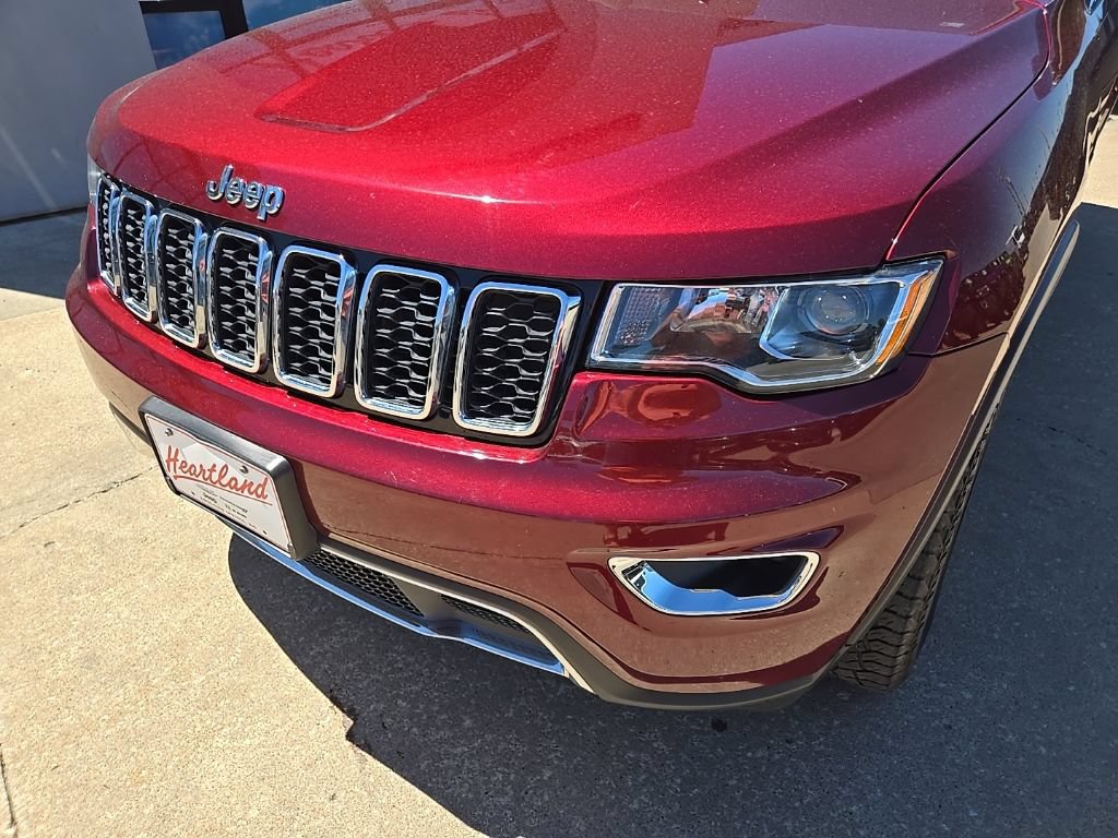 Used 2018 Jeep Grand Cherokee Limited AWD/4WD image 17