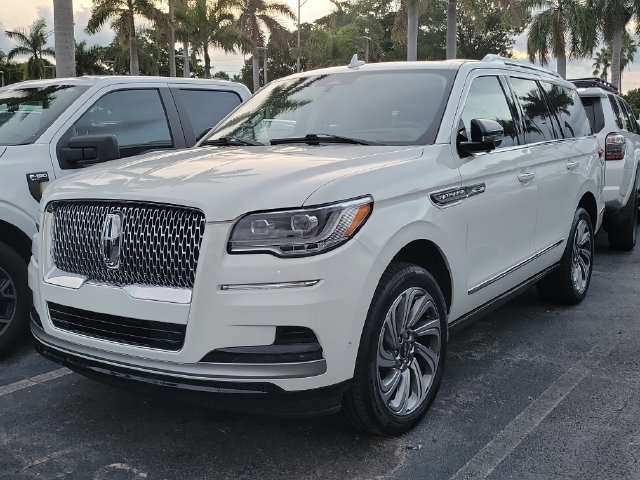 Used 2023 Lincoln Navigator Reserve RWD image 33