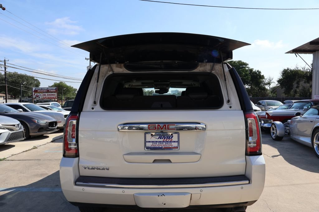Used 2015 GMC Yukon Denali w/ Premium Package AWD/4WD image 19