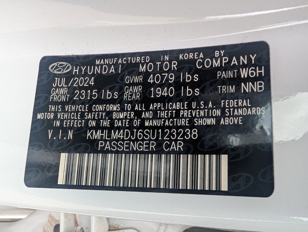 Used 2025 Hyundai Elantra SEL image 22