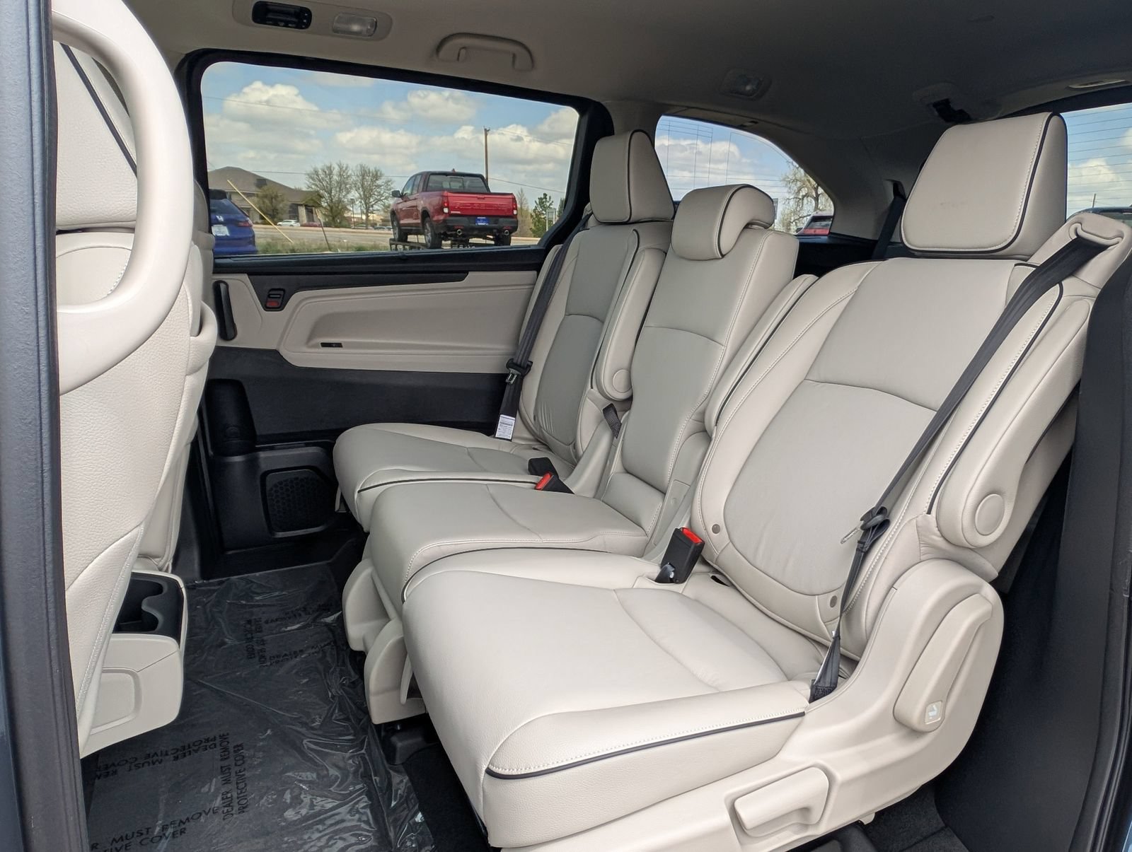 New 2027 Honda Odyssey Touring image 4