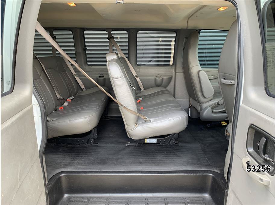 Used 2018 Chevrolet Express 2500 LS w/ Driver Convenience Package RWD image 21