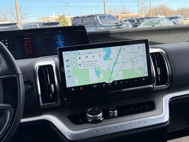 Used 2025 Ford Expedition Max Platinum image 3