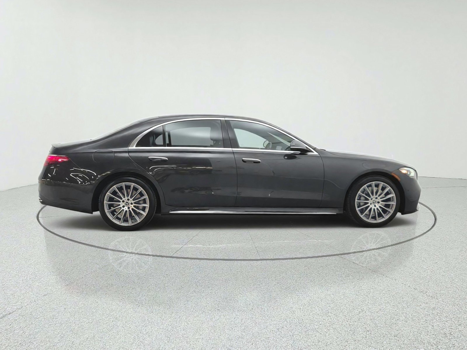 Certified 2025 Mercedes-Benz S 580 4MATIC Sedan image 4
